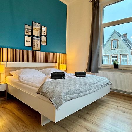 Charmante Altbauwohnung an der Kesselschleuse 2 Emden Exterior foto
